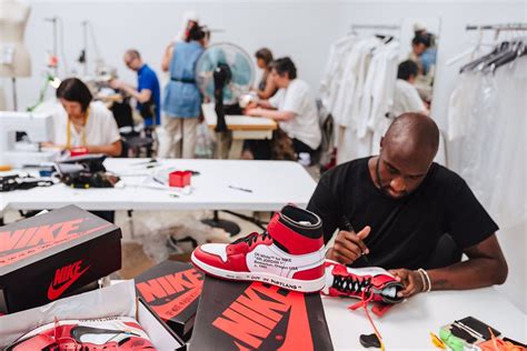 Off White On Twitter Virgil Abloh Off White Off White Jordan 1