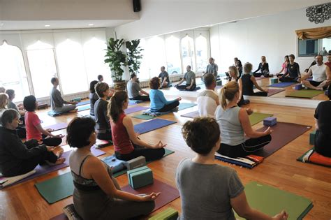yoga and meditation class marydale s param yoga healing arts center in chatsworth ca