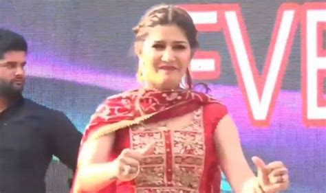 Haryanvi Hotness Sapna Choudhary Flaunts Her Sexy Thumkas On Nazar Lag