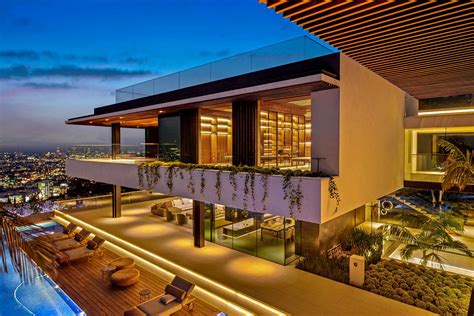 Newly Built Hollywood Hills Showplace Sells For A Whopping 355