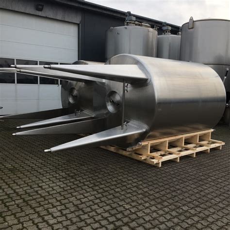 Stainless Steel Tank Jacketed Insulated And Agitator 6000 Litres
