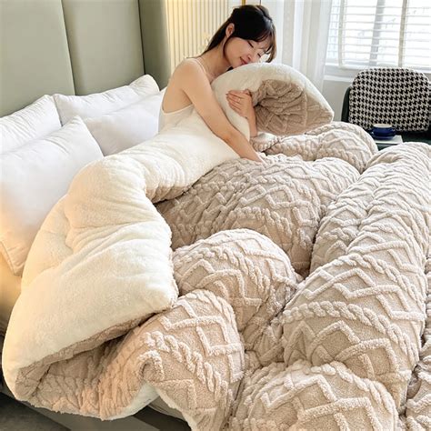 Super Soft Cashmere Wool Quilt Winter Thickened Comforter Warmth Cotton Double Sided Velvet Soft
