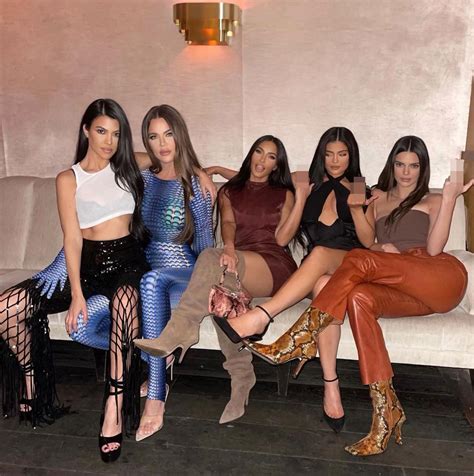 Kim Kardashian Reunites With Babes Khloe Kourtney Kendall And Kylie Jenner For Glamorous