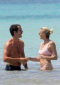 Robin Wright Spotted In A Light Pink Bikini As She Gets In Some Pda With Husband Clement