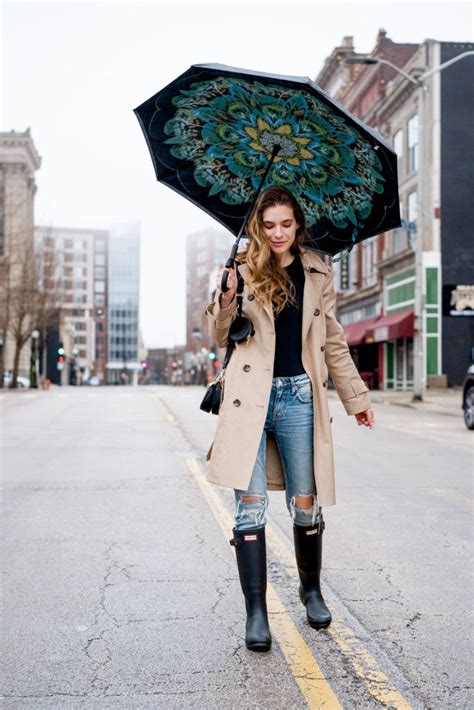 Cute Rainy Day Outfit Ideas To Try This Spring The Dark Plum Rainy Day Outfit Cute Rainy