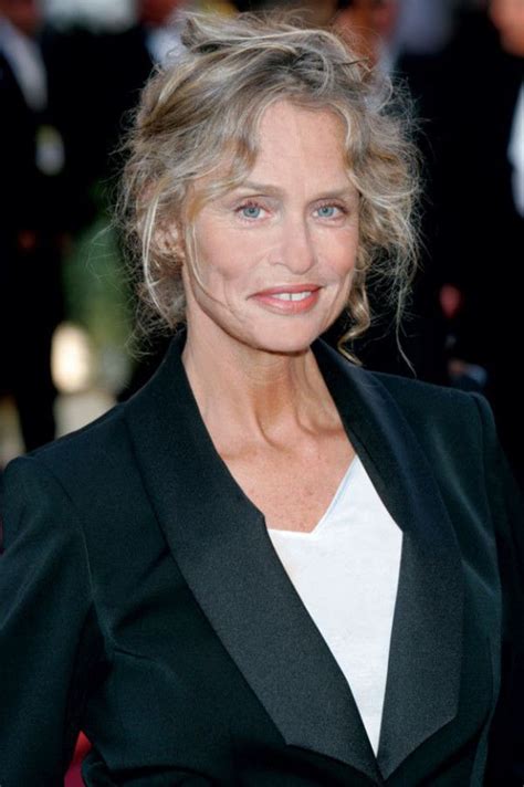 Lauren Hutton At 70 Years Old She Loves Her Lines And Expressions And So Do I Beautiful Gray