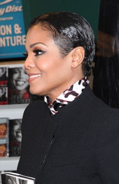 Janet Jacksons Sleek Short Hairstyle Your Hairstyle Solutions Hair Beauty Beauty Short