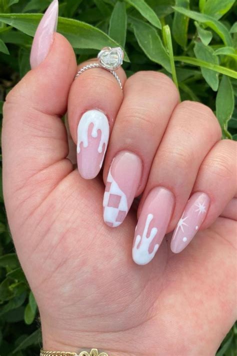 35 Cute Oval Nails Art Designs For Summer Nails 2021