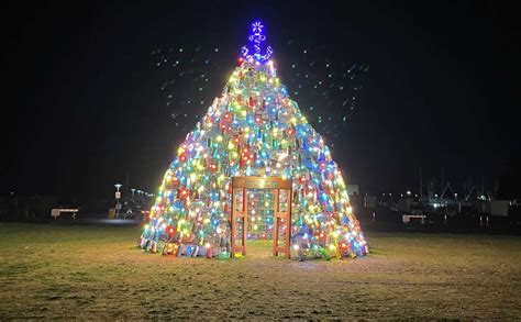 ct s lobster trap holiday trees aim to bring communities together