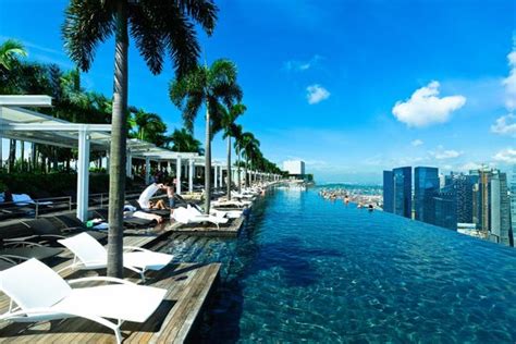 It's right next to singapore's most famous recreational area, gardens by the bay, which spans 101 save money: MARINA BAY SANDS - Updated 2018 Prices & Hotel Reviews ...