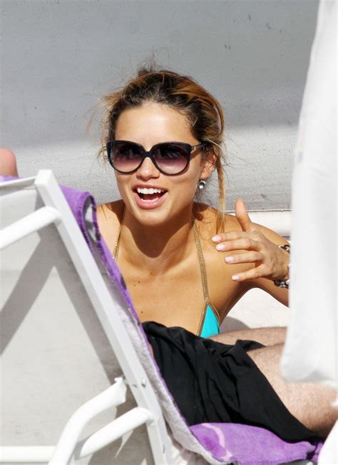 Adriana Lima Bikini Candids At Beach In Miami Sept 21 2010 07 Gotceleb