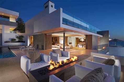 Seaside Home Perched Above Laguna Beach With Relaxed Indoor Outdoor Living