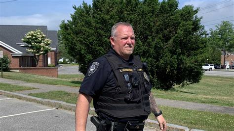 Maine Police Chief Apologizes After Handcuffed Suspect Escapes Leads Officers In Chase