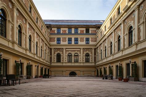 Budapesti Corvinus Egyetem - Jelentkezz egy szakra, öt közül választhatsz