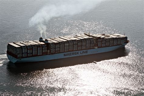 Felixstowe Dockers Maersk Line Named Shipping Company Of The Year