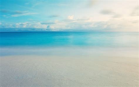 Free Download Calm Blue Ocean Wallpaper 14485 1680x1050