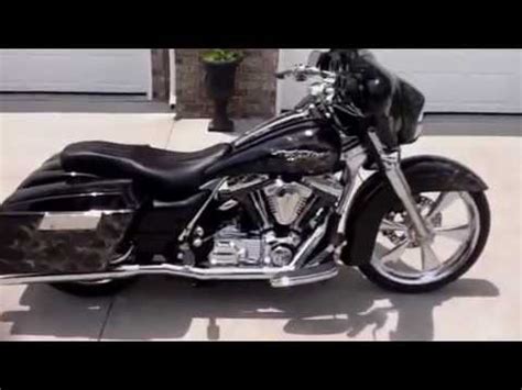 Just serviced at the dealership. 2006 Harley Davidson Street Glide - FBI conversion - YouTube