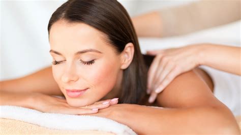 Massothérapie Naturopathie Zeina Raya — Massage Spécialisé Pour Les Femmes Enceintes à