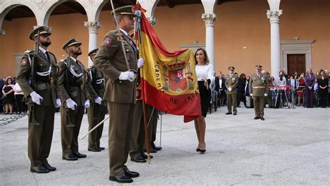 Brillante Acto De Jura De Bandera Civil En El Museo Del Ejército