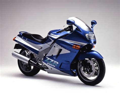 Kawasaki ZZR-1100 1990 - BikersTime Online Magazine