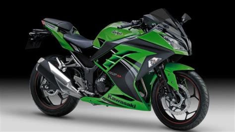 For this year, the ninja 300 comes with updated colors and graphics, and with a pair of new dunlop tt900 gp tires. 2014 Kawasaki Ninja 300 Special Edition - autoevolution