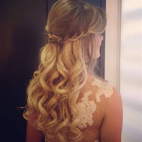 Santte Estilo on Instagram Penteado romântico simples e lindo by hairanapaula Salão
