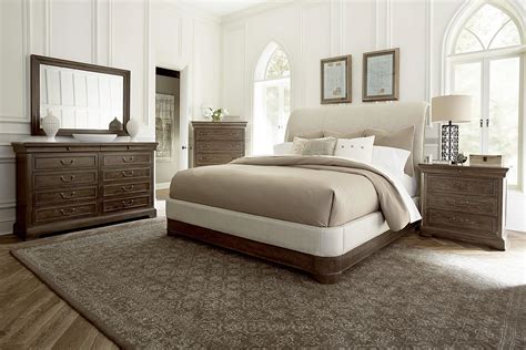 Traditional Gray Fabric Queen Sleigh Bedroom Set 5pcs St Germain Art