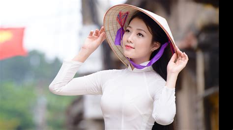 4k Vietnamese Asian Bokeh Brunette Girl Hands Hat Glance Hd Wallpaper Rare Gallery