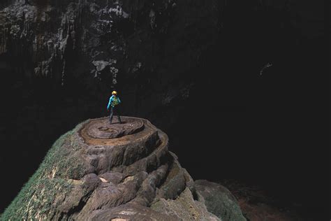 Hiking In Son Doong Cave Vietnam The Worlds Largest Cave Vpopwire