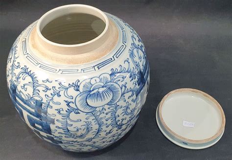 A Large Chinese Blue And White Covered Jar Raffan Kelaher And Thomas