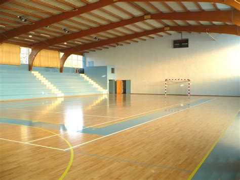 Proposer un club à prix. Saint-Benoit : Les équipements sportifs et les aménagements