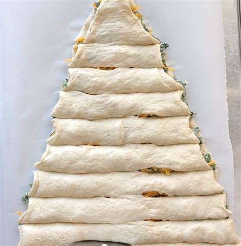 Easy recipe starts with refrigerated pizza dough for a quick holiday 10 · these christmas tree breadsticks are the perfect party appetizer for the holidays! CHRISTMAS TREE SPINACH DIP BREADSTICKS | My GearTools