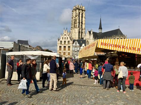 Zaterdag feestdag, maar toch wekelijkse markt (Mechelen ...