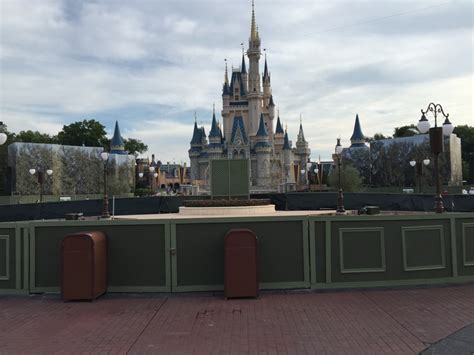 Walt Disney World Cinderella Castle Hub 9 Wdw Daily News