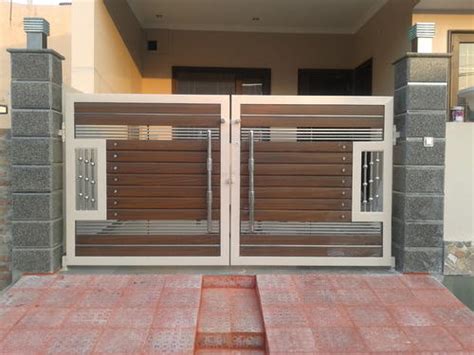 Custom metal gates are also a fantastic option for commercial projects and public properties such as parks, schools, cemeteries, clubs and community centers. Driveway Gate Ideas | Modern & Contemporary