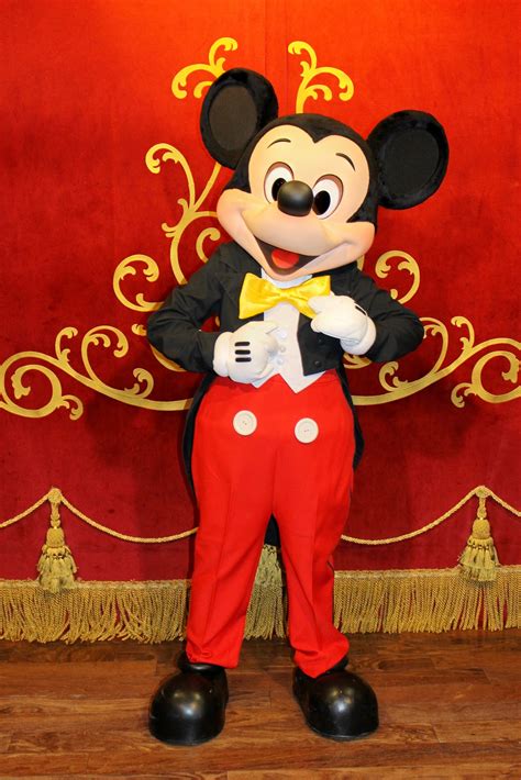 Unofficial Disney Character Hunting Guide: One More Disney Day Character Hunt