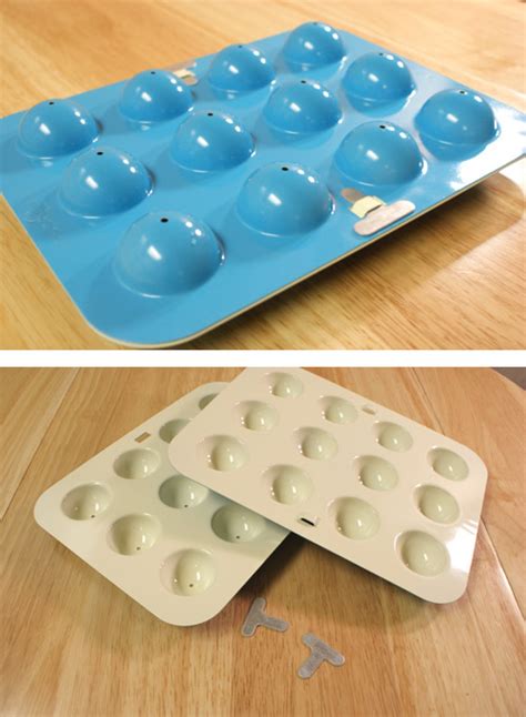 Are there cake pop moulds available? Cake Pop Pan VS. Handmade Cake Pops