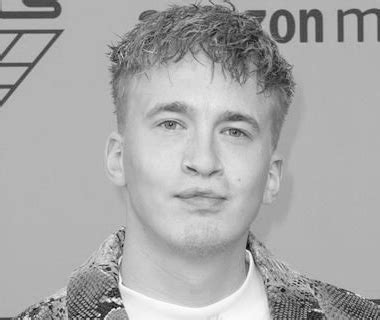 De laatste nieuwtjes en de meest besproken foto's en filmpjes van de sterren. Snelle