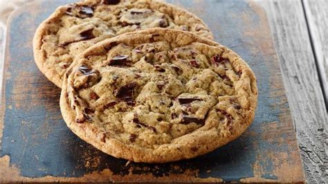 Keep your cookie game strong with copycat panera's™ iconic treats. panera kitchen sink cookie