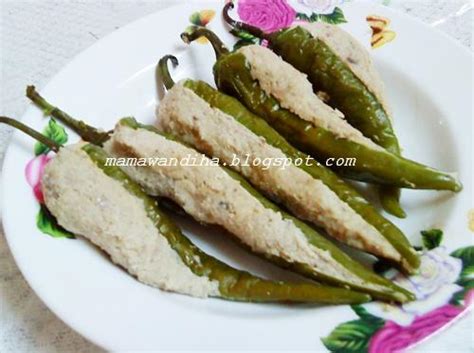 Lada hijau / lada solok 20 biji santan 1 cawan garam, gula dan secukup rasa secukupnya pucuk ubi kayu. Dari Dapur MaDiHaA: Solok Lada / Sarok Lada