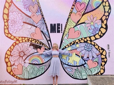 Taylor Swifts New Song Is All About ‘me — And Her Fans Are Loving It