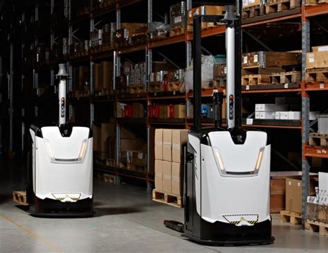 Rocla Agv Increases Safety In Vna Warehouse Application Advertorial