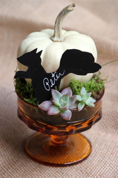 I knew a round coffee table would be the best shape and i wanted something natural with a few warm tones of wood to bring some cozy to the room. DIY Thanksgiving Place Markers | HGTV