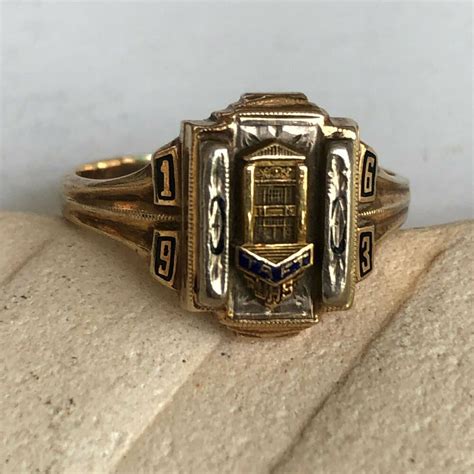 Vintage 1960s Era Heriff Jones Taft High School Class 10k Gold Ring