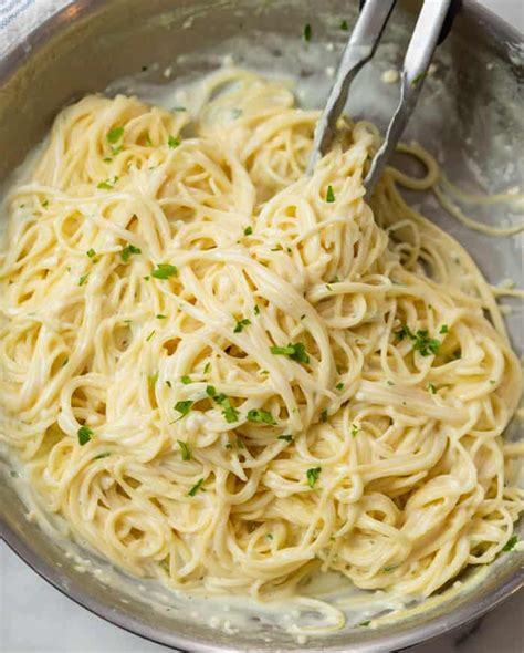 This Creamy Garlic Parmesan Pasta Is An Easy One Pot Meal That Your