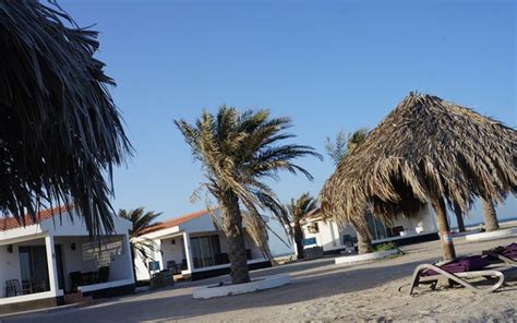Al Dar Islands Bahrain Sitra Beach Aldar Resort Chalets Huts Curry