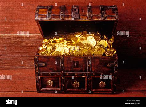 Treasure Chest Full Of Gold Stock Photo Alamy