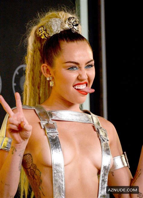 Miley Cyrus Sexy In Mtv Video Music Awards Microsoft Theater In Los Angeles 30 08 2015 Aznude