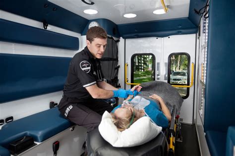 Hci College Emt Vs Paramedic Which One Is Right For You