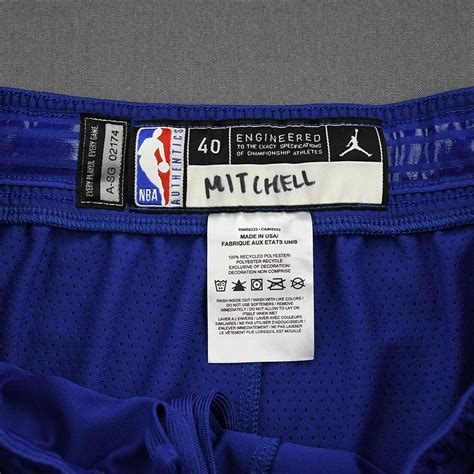 Donovan mitchell signed a 4 year / $14,564,021 contract with the utah jazz, including $14,564,021 guaranteed, and an annual average salary of $3,641,005. Donovan Mitchell - Game-Worn 2021 NBA All-Star Shorts - 1st Half - Also Worn In MTN DEW 3-Point ...